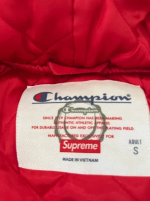 Supreme champion satin varsity jacket  - Supreme x chanpion jacka  Köpt på stock X  Aldrig tvättad 