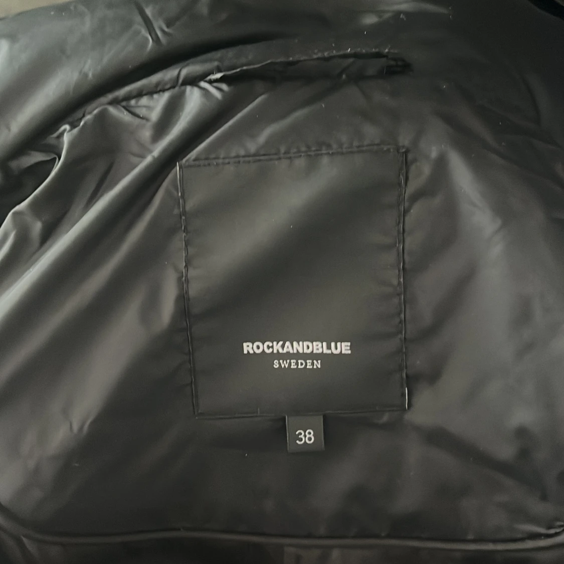 Rock and blue jacka  - 91