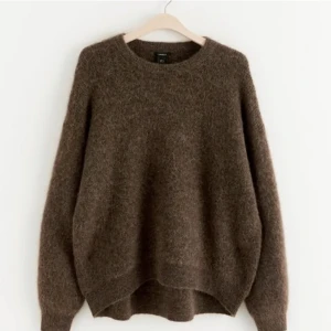 Lindex stickad tröja - Skitsnygg stickad tröja från Lindex. Gjort av mohair, liknar arket tröjorna väldigt mycket. Pris kan diskuteras 