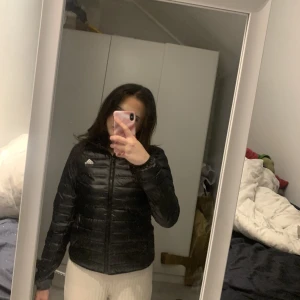 Fin jacka  - En oanvänd jacka 