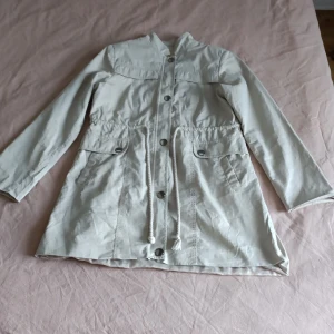 Jacka - Den är S storlek.