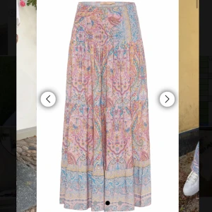 Långkjol  - Säljer denna helt oanvända kjolen från Marta du chateu då jag fick två likadana. Den sitter så fint och är i så skönt material, passar alla storlekar då den är stretchig:)) bara att skriva vid frågor. Om många är intresserade blir det budgivning