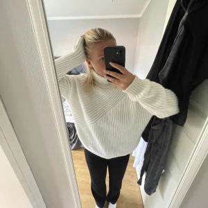 Vit stickad tröja - Stickad tröja, fint skick