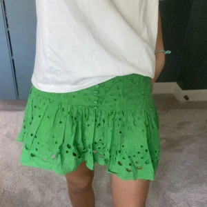 Kjol - Super somrig och gullig kjol från zara