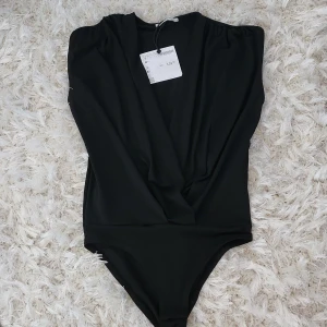 Svart elegant body - Helt ny body