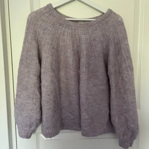 Stickad tröja  - Snygg stickad tröja ifrån only💘 passar till allt💘 nypris 300kr💘 storlek M pris: 50kr+ frakt💘