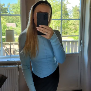 Tröja - Tunnare tröja från gina tricot, jättefin modell och färg. Säljer för att den ej kommer till använding