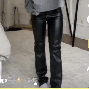 Skinnbyxor Zara - Bra kvalite på zara skinnbyxor. Priset kan diskuteras 