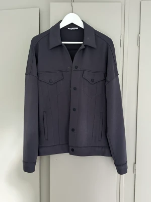 Zara skjortjacka - Grå skjortjacka från zara