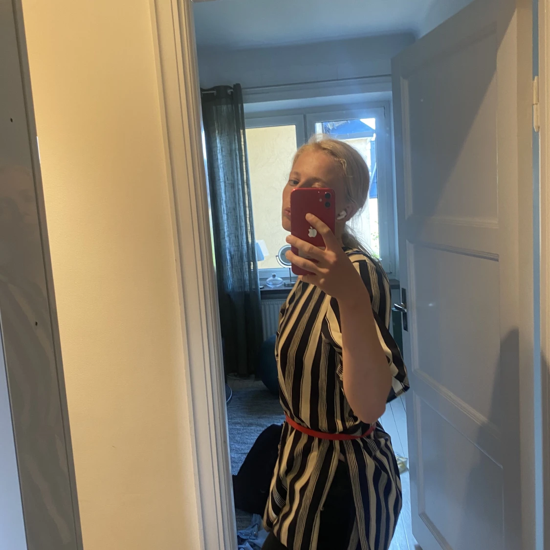 Blå vitrandig topp - 91