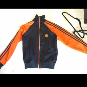 Adidas  - Adidas tröja 