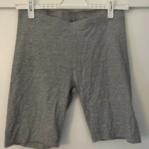 Tights shorts  - Gråa bikershorts/tights 