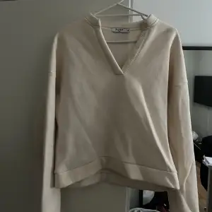 Jättefin ”sweater” från Nakd. Sparsamt använd. Strl xxs  150kr+frakt