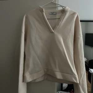 Sweater NAKD - Jättefin ”sweater” från Nakd. Sparsamt använd. Strl xxs  150kr+frakt