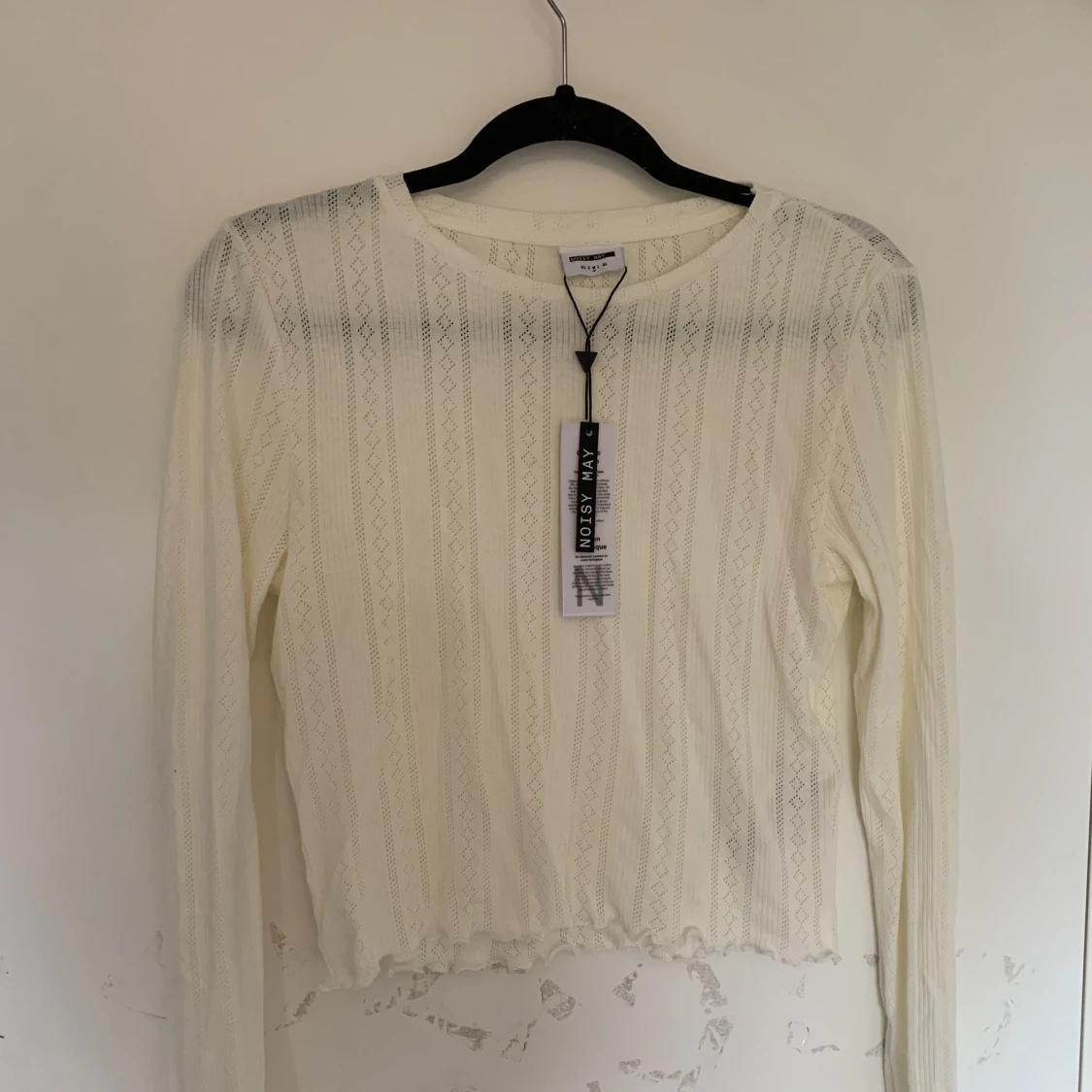 Vit topp med uddkant - 91