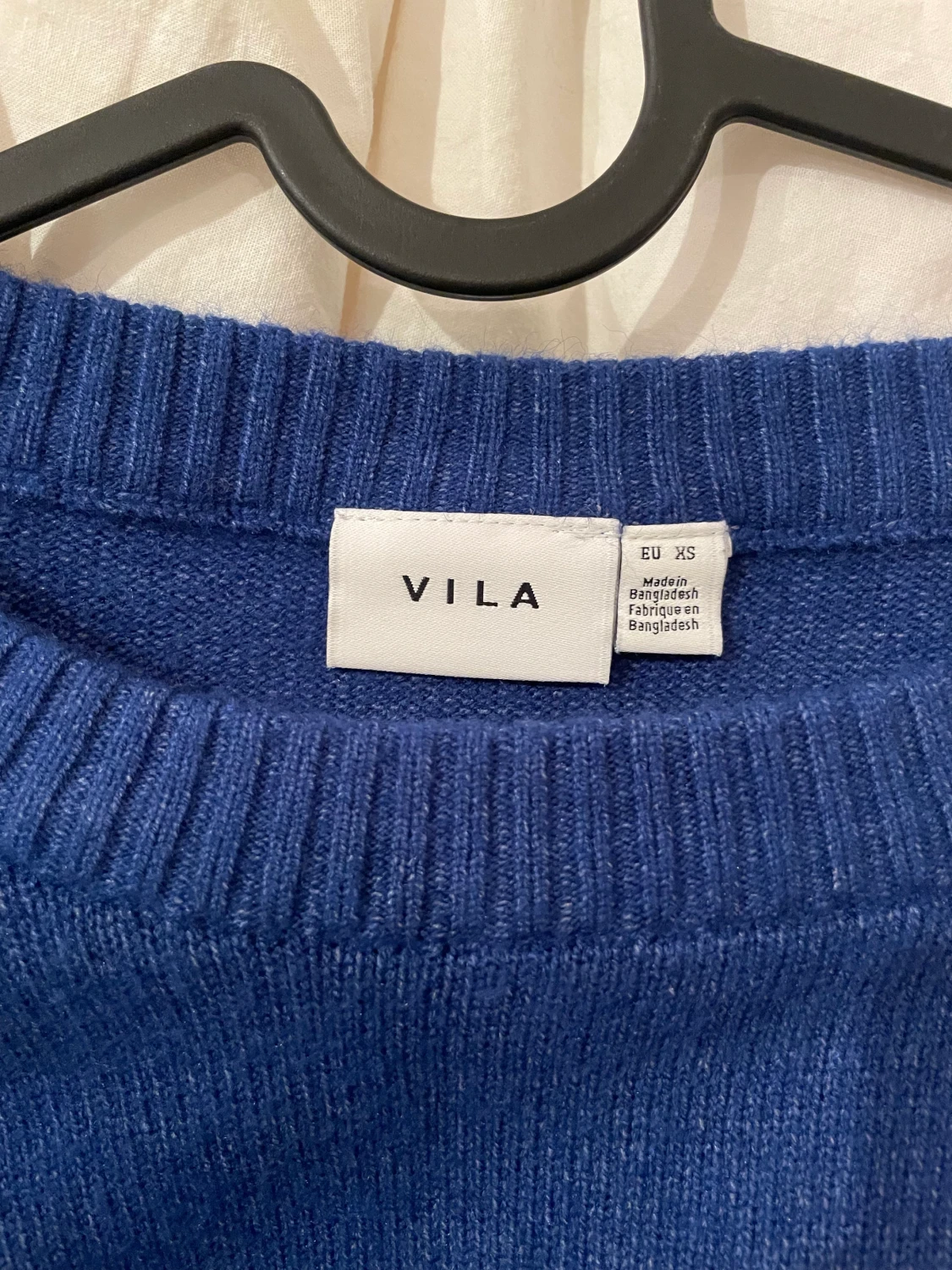 Kungsblå stickad tröja - 90