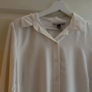 Blus - Blus från H&M, använd men fint skick. 