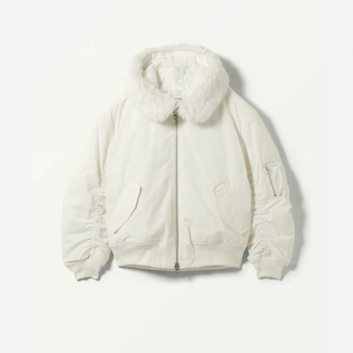 Vit bomber jacka med päls  - 90