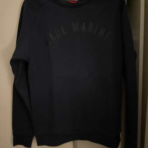 Äkta Marinblå Race marine sweatshirt  Skick 9/10  Storlek: S