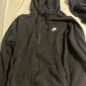 Svart Nike zip up