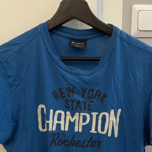 Champion - t shirt - Small fit, Champion tröja