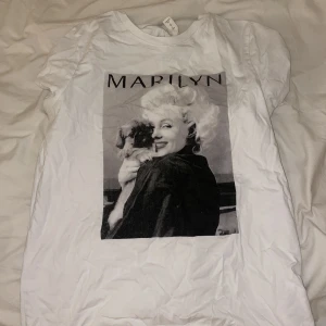 T-shirt med tryck - Tshirt med tryck från hm strl s