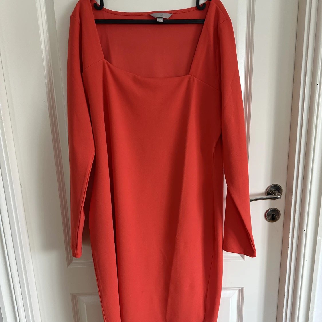 Figurnära klänning - 90