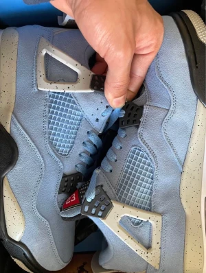 Air jorden 4 universitey blue - Helt nya aldrig använt storlek 42