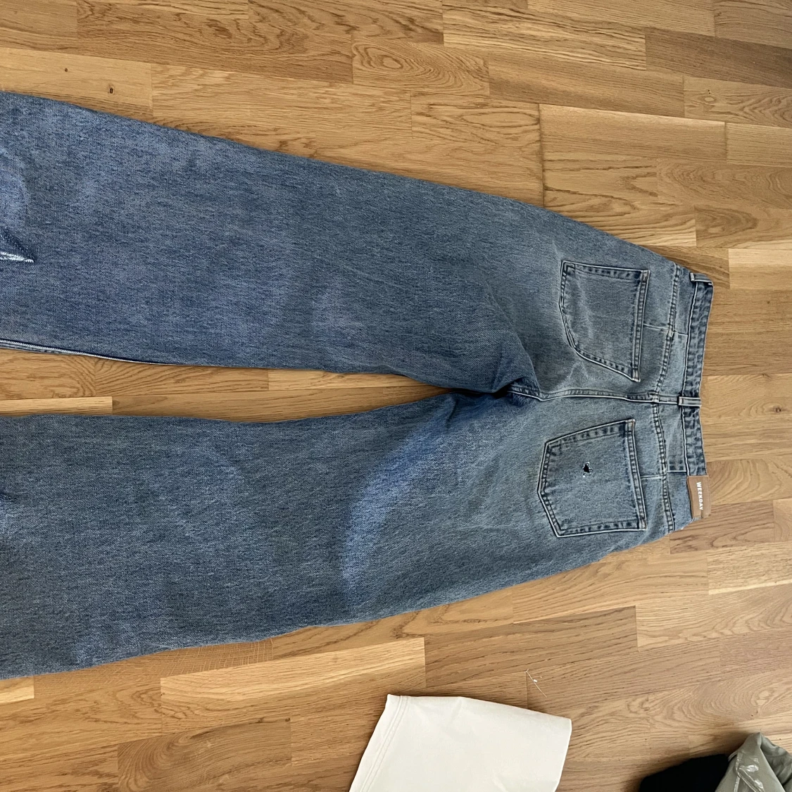 Blå slitna jeans  - 90