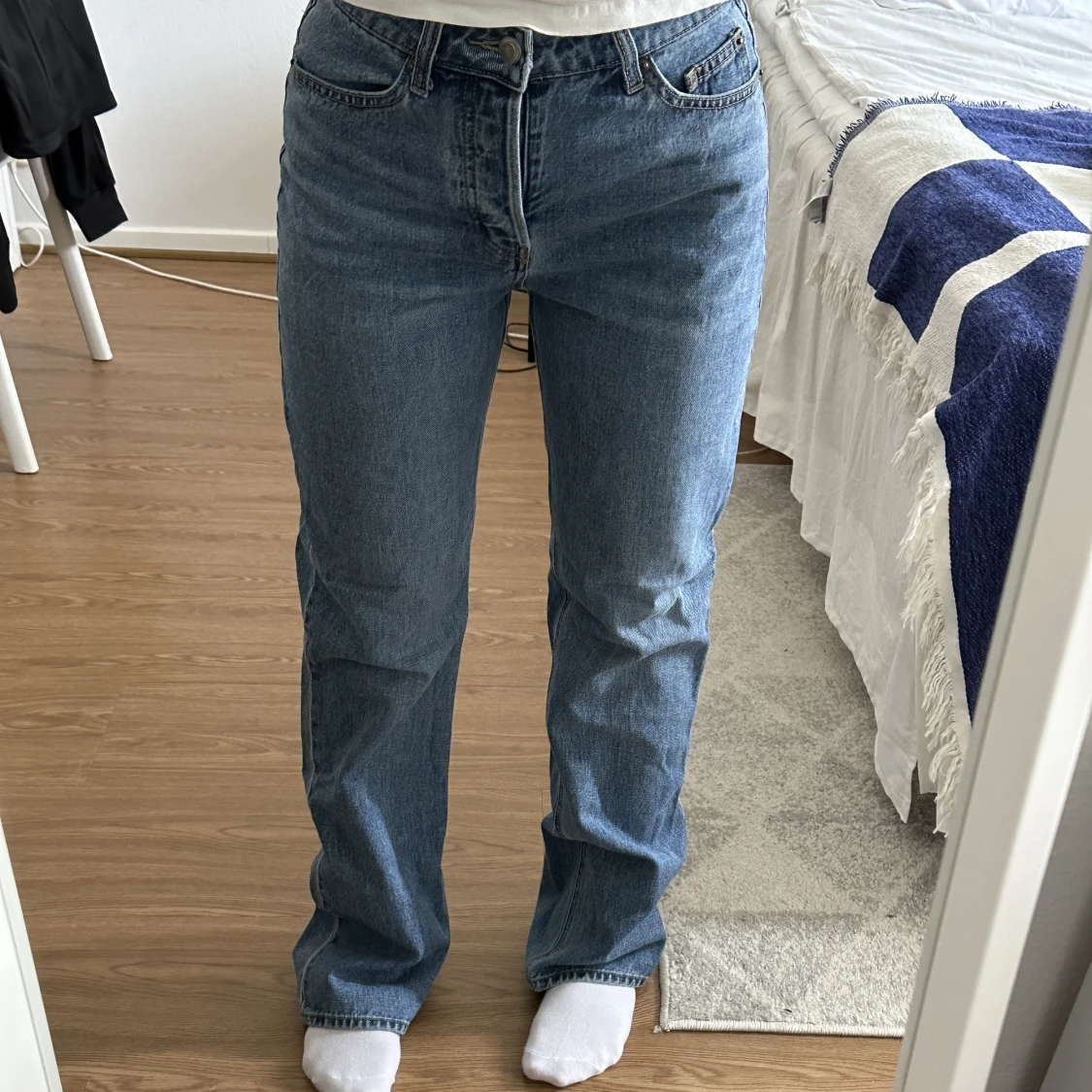 H&M - mid waist jeans