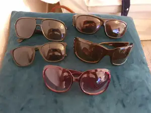 Bild1,2,3,  alla 6 solbrillor för 200:- 