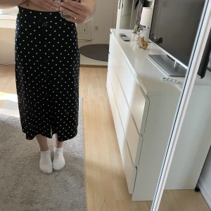 Kjol - Fin prickig kjol🖤🤍