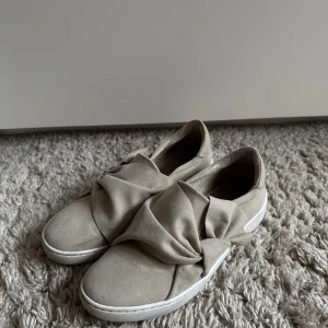 Skor - Storlek 37. 💕💓💞💗