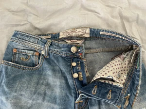 Jacob Cohën jeans - Köpta i Rom för typ ett halvår sen. Storlek 32 och i väldigt bra skick