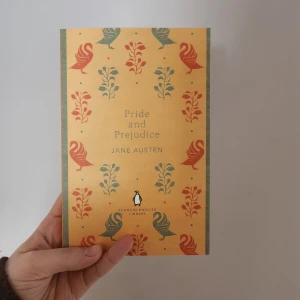 Pride and Prejudice - Jane Austen - Hej!💕 Säljer denna fina bok då jag redan har läst den! Skriv härna om du har frågor!💜