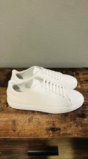 Axel Arigato Clean 90 Vit - Vita arigato skor storlek 40 Helt oanvända, glömt o lämna tillbaks inget kvitto