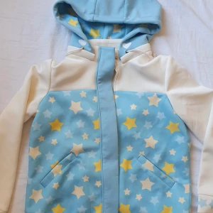 Kawaii jacka - Jättesöt vårjacka från Kawaii.se!♡ Helt oanvänd och i perfekt skick då jag köpte den precis innan jag slutade klä mig i denna stil. Storlek M men passar S utan att se stor ut.