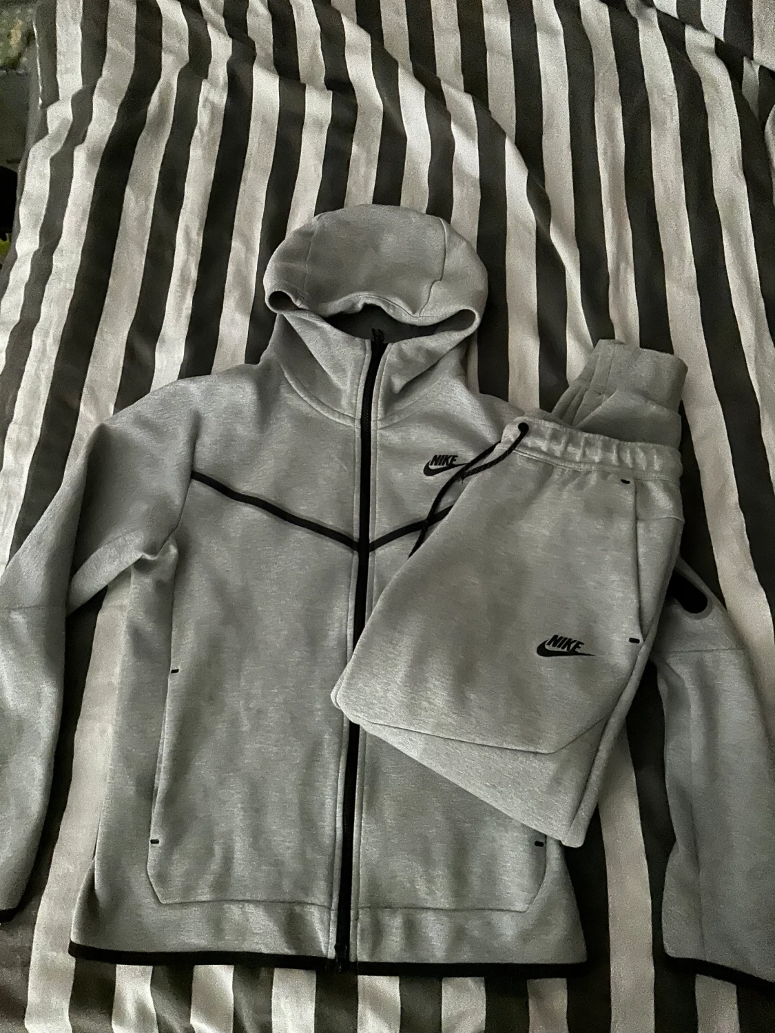 Nike tech fleece - 90