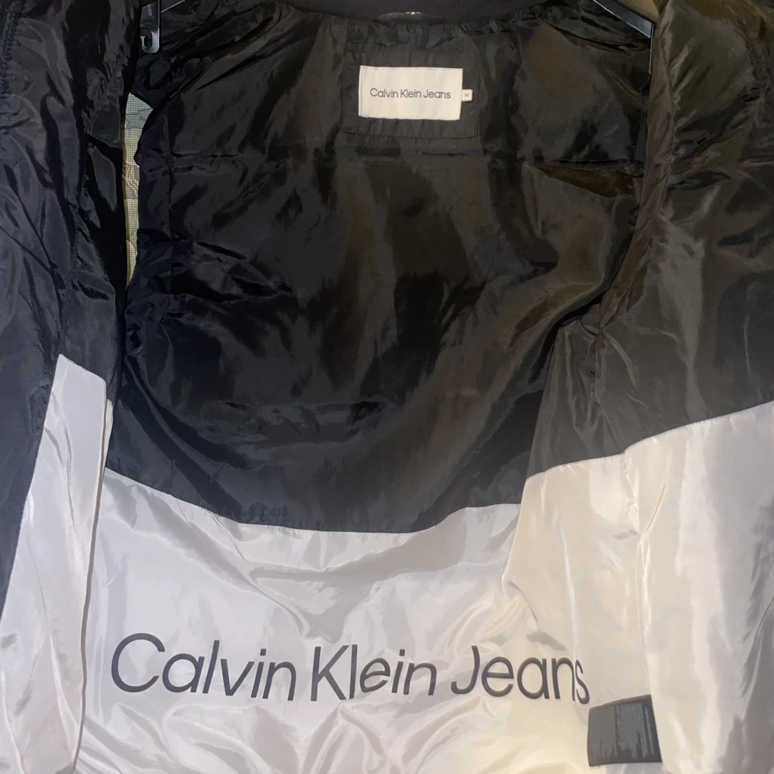 Calvin Klein väst  - 90