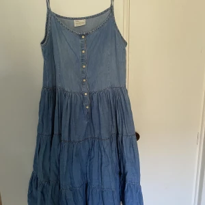 Peak Performance klänning  - Storlek M