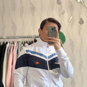 Tröja  - Tröja i gott skickt