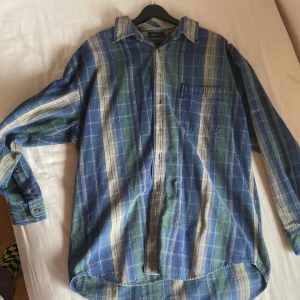 Skjorta - Fin thriftad loose skjorta