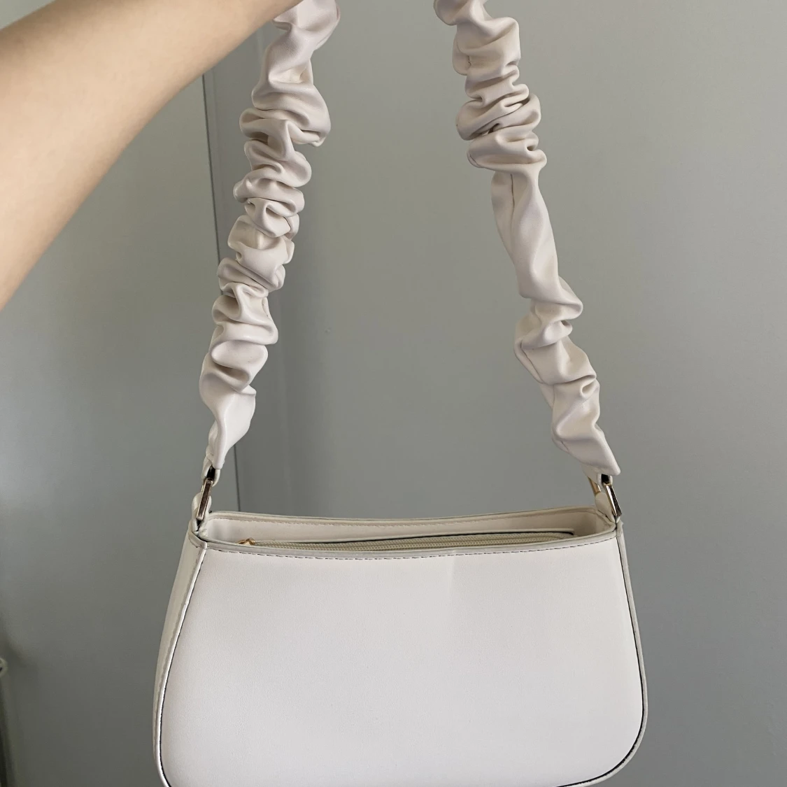 Vit väska
