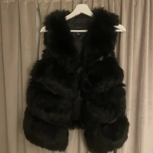 Päls väst - Päls väst från New look storlek s. 150kr+frakt