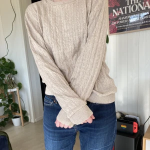 Mysig tröja - Mysig cablelknit tröja som jag köpte second hand! 