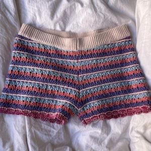 Zara virkade shorts - Zara virkade shorts! Strl m men passar mig som är xs/s! Endast testade 
