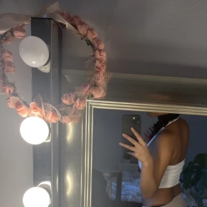 Linne - Hej säljer mitt jätte fina linne från hm💕pågrund av att det är lite för litet. Finns inga tecken på användning🥰 hör av er vid intresse ❤️