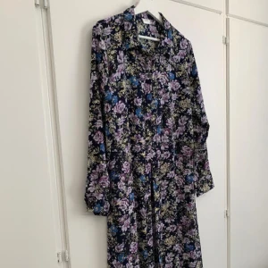 Klänning  - Fin klänning storlek 42 