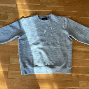 Bondelid - En snygg bondelid tjocktröja som är i bra skick. 