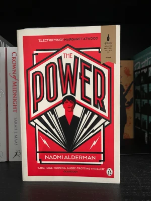 The Power - The power av Naomi Alderman. På engelska. I bra skick och bra bok. 